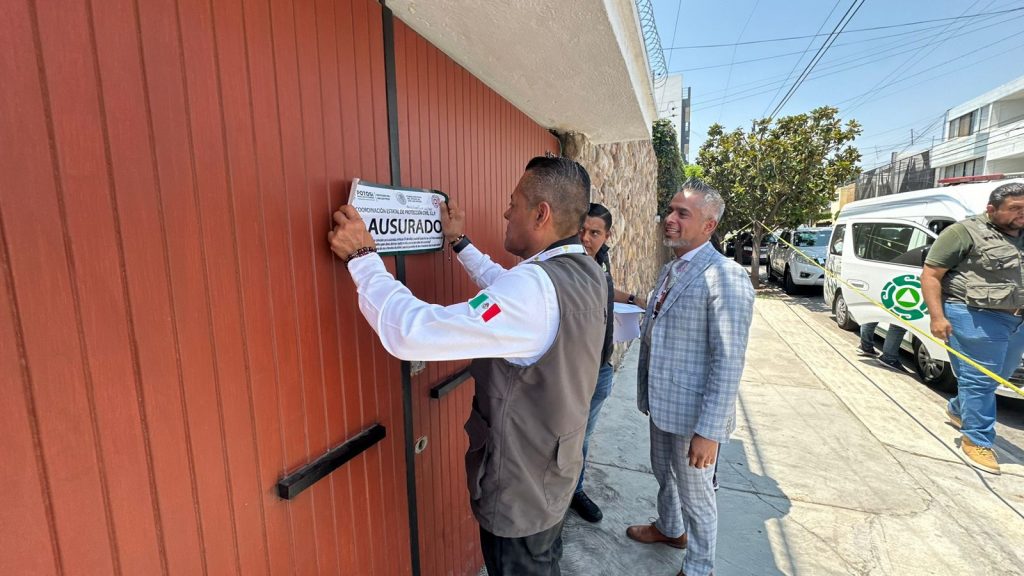 Operativo de rescate: Adultos mayores trasladados a instalaciones dignas tras detectarse graves carencias en asilo capitalino. Así actúa el gobierno para proteger a los vulnerables.