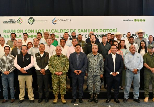 Unidos contra fenómenos naturales: Gallardo Cardona ofrece apoyo integral a ayuntamientos para proteger a familias potosinas durante temporada de lluvias.