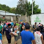 Tras las inundaciones en Tamazunchale: Protección Civil evalúa viviendas dañadas mientras Sedesore distribuye víveres y enseres a familias afectadas.